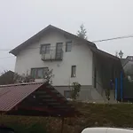 біля лісу з двома спальнями *