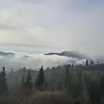 Chalet біля лісу з двома спальнями