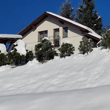 біля лісу з двома спальнями *