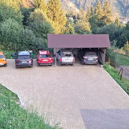 біля лісу з двома спальнями