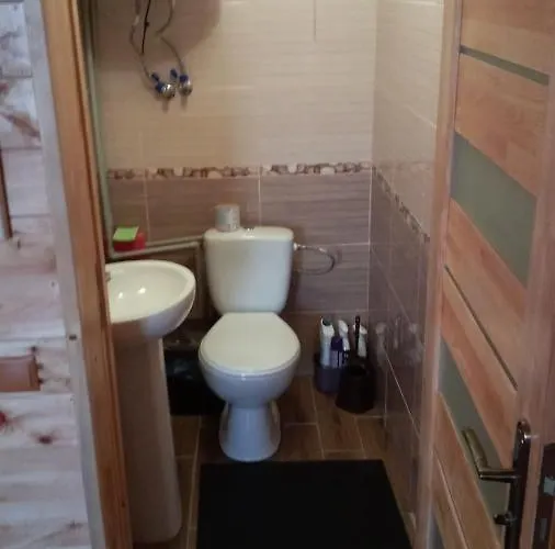 Chalet біля лісу з двома спальнями