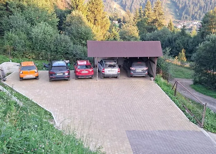 біля лісу з двома спальнями
