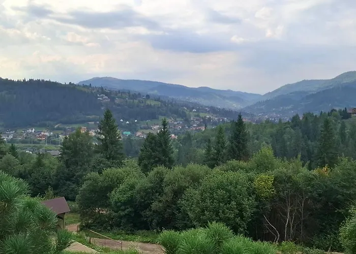 Chalet біля лісу з двома спальнями