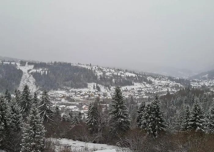 біля лісу з двома спальнями Chalet