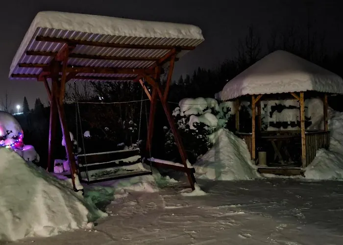 Chalet біля лісу з двома спальнями